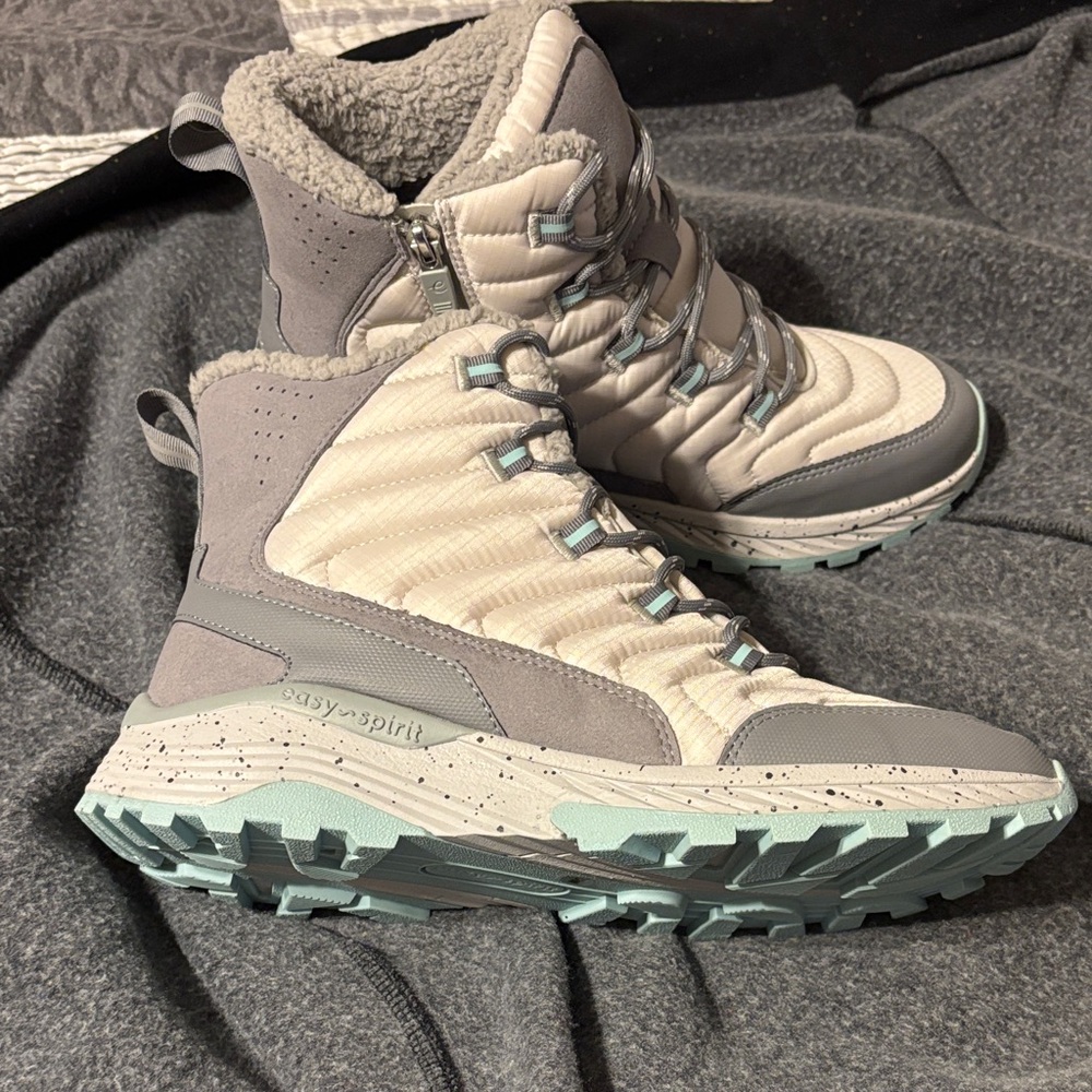 Easy Spirit Women's Gray and Cream Winter Boots
